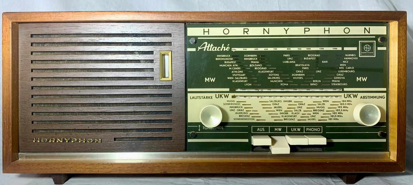 Hornyphon Attaché W345A, a compact Austrian table radio from the mid-1960s