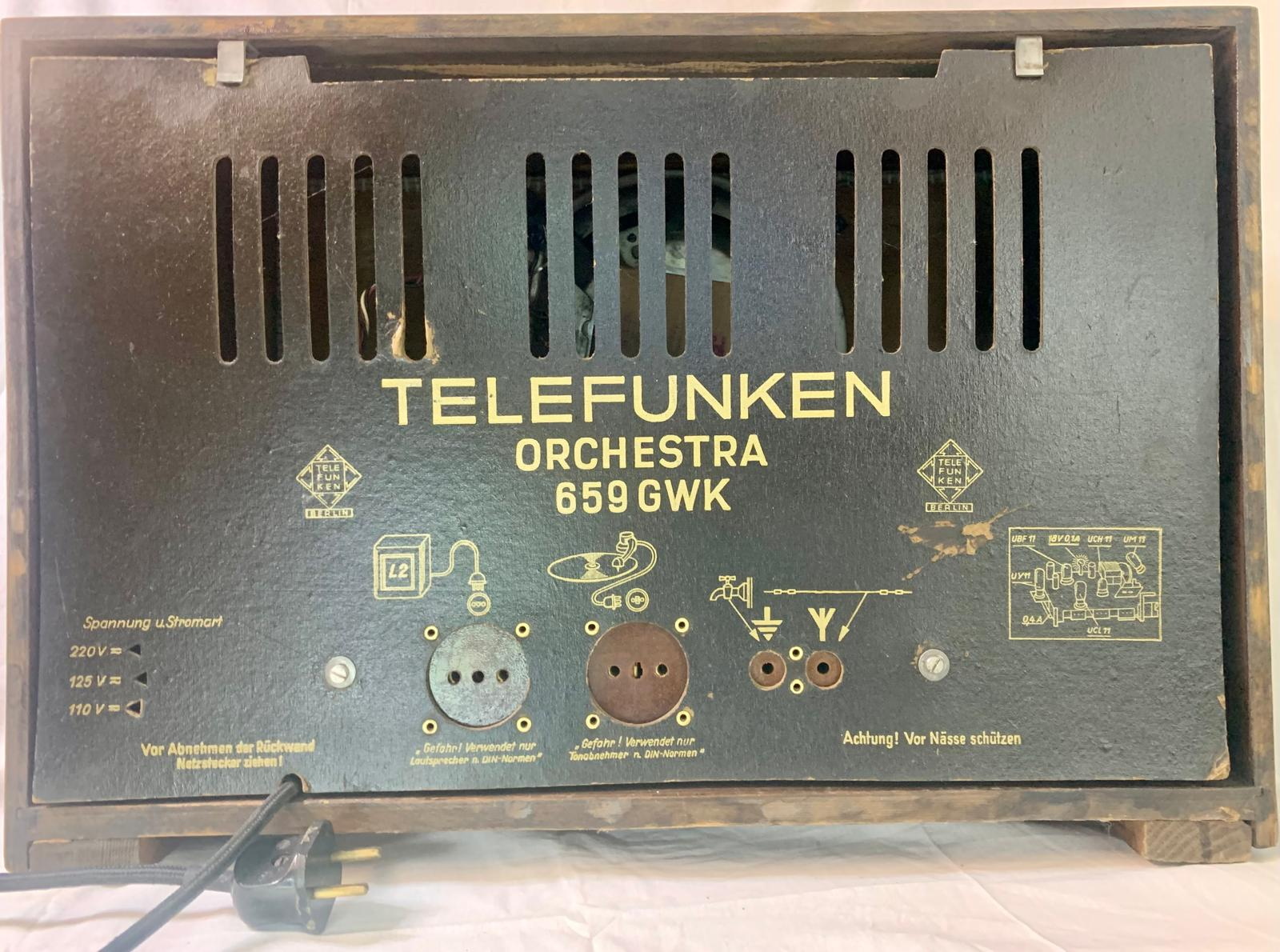 Telefunken Orchestra 659GWK – German Post-War Table Radio from 1949/50: rear view