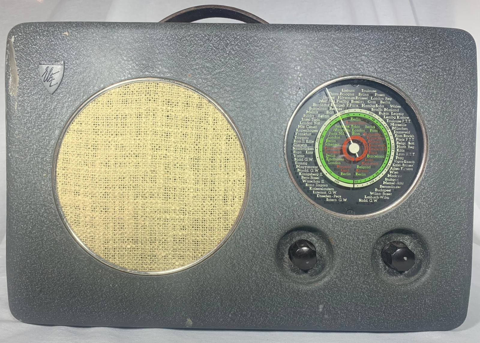 Radione R2 – Austrian Portable Tube Receiver from the Early 1940s
