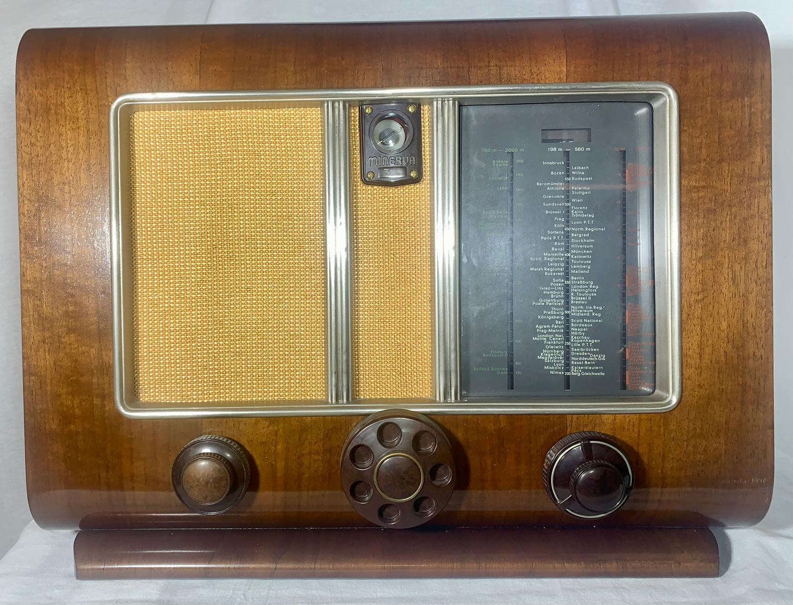 Minerva 395 W – Austrian Pre-War Valve Radio from 1938/1939