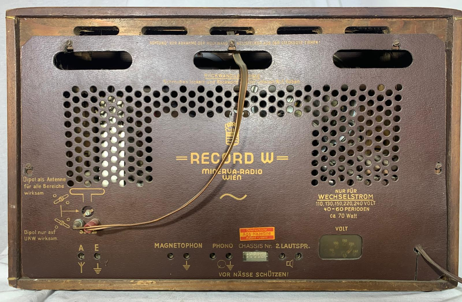 Minerva Record W – Austrian Tube Radio from the Mid-1950s: rear view