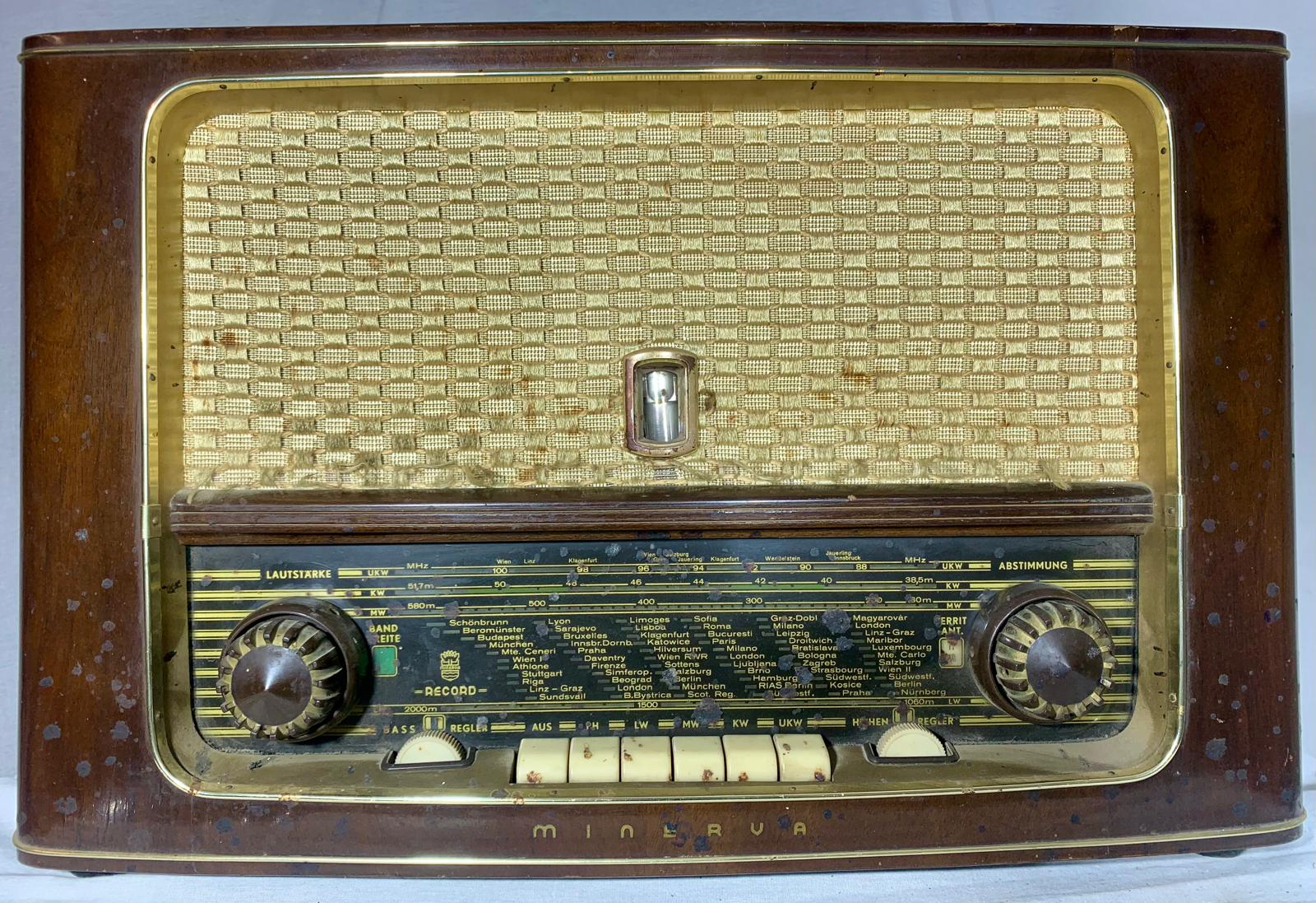 Minerva Record W 566 – Austrian Tube Radio from 1955