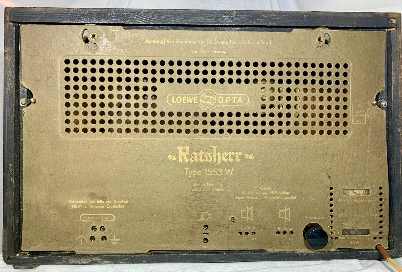 Loewe Opta Ratsherr Type 1553 W a German table radio from the early 1950s: rear view
