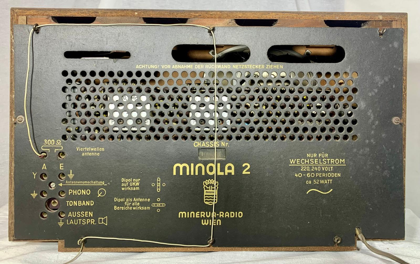 Minerva-Radio Wien Minola 2 593N rear view